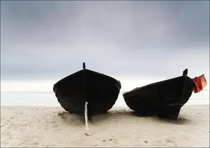 Łodzie na plaży - plakat